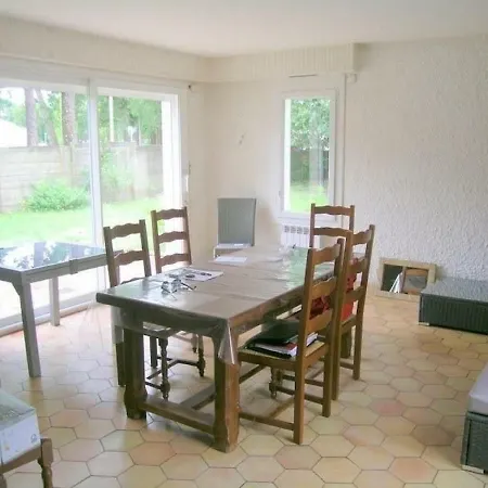 Ferienhaus House - Grande Maison - Piscine- Wifi- Proche Plage Et Centre -acces Direct A La Piste Cyclable- La Tremblade