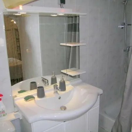 House - Grande Maison - Piscine- Wifi- Proche Plage Et Centre -acces Direct A La Piste Cyclable- Ferienhaus *