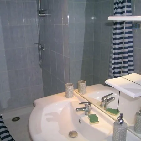 Ferienhaus House - Grande Maison - Piscine- Wifi- Proche Plage Et Centre -acces Direct A La Piste Cyclable- *