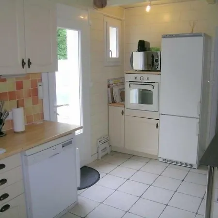 House - Grande Maison - Piscine- Wifi- Proche Plage Et Centre -acces Direct A La Piste Cyclable- Ferienhaus *